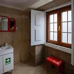 Casa Dos Livros - Vila Nova de Tazem