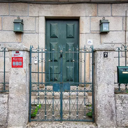 Semesterbostad Casa Dos Livros - Vila Nova de Tazem