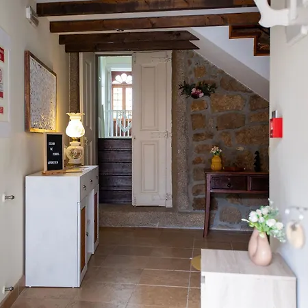 Casa Dos Livros - * Vila Nova de Tazem