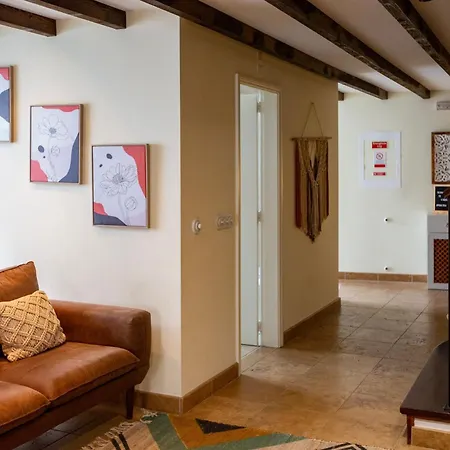 Casa Dos Livros - * Vila Nova de Tazem