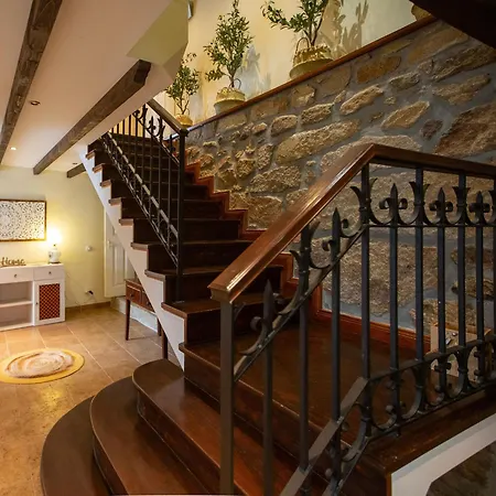 Casa Dos Livros - Semesterbostad Vila Nova de Tazem