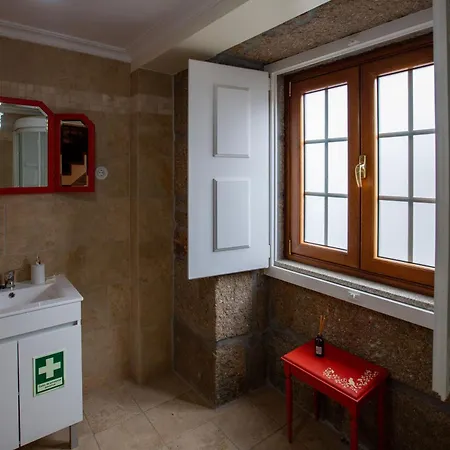 Casa Dos Livros - Vila Nova de Tazem