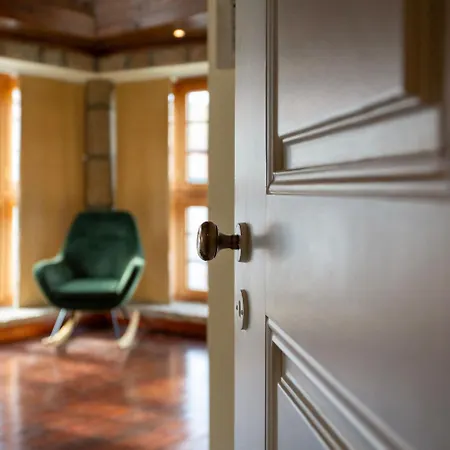 Casa Dos Livros - Vila Nova de Tazem