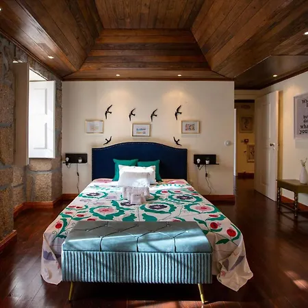 Casa Dos Livros - * Vila Nova de Tazem