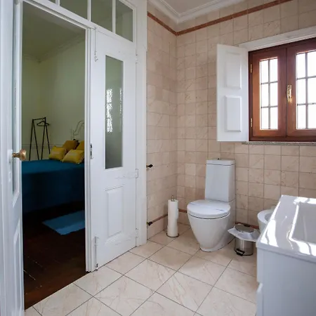 Semesterbostad Casa Dos Livros - Vila Nova de Tazem