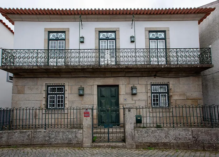 Casa Dos Livros - * Vila Nova de Tazem