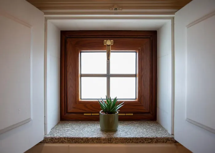 Casa Dos Livros - Vila Nova de Tazem