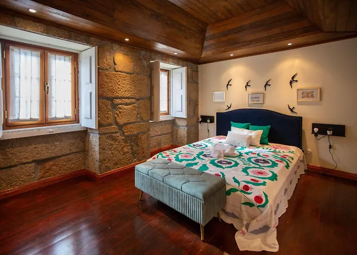 Casa Dos Livros - * Vila Nova de Tazem