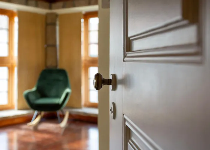 Casa Dos Livros - Vila Nova de Tazem